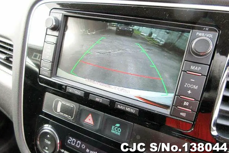 Mitsubishi Outlander in White for Sale Image 7