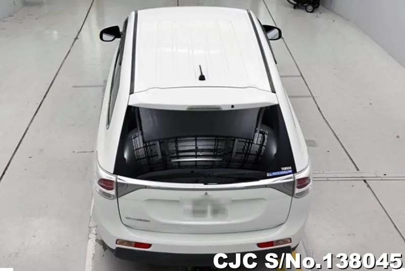 Mitsubishi Outlander in White for Sale Image 5