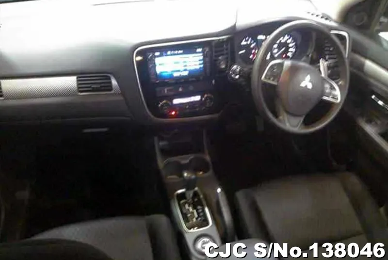 Mitsubishi Outlander in Orange for Sale Image 2
