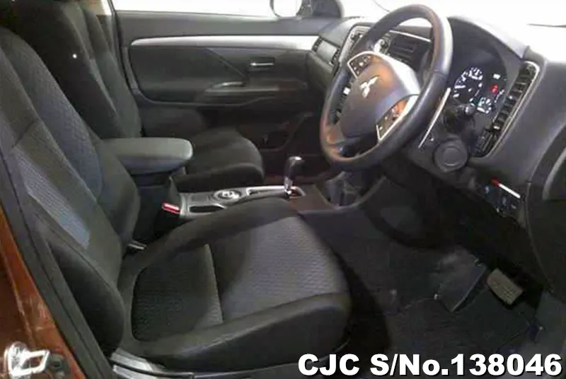 Mitsubishi Outlander in Orange for Sale Image 3