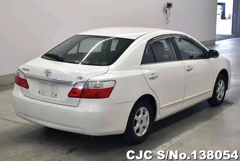Toyota Premio in White for Sale Image 2