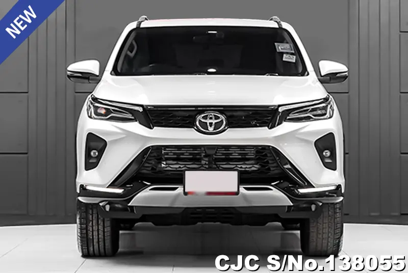 Toyota Fortuner in White for Sale Image 4
