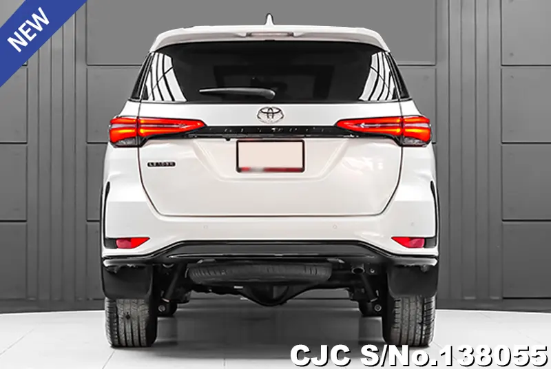 Toyota Fortuner in White for Sale Image 5