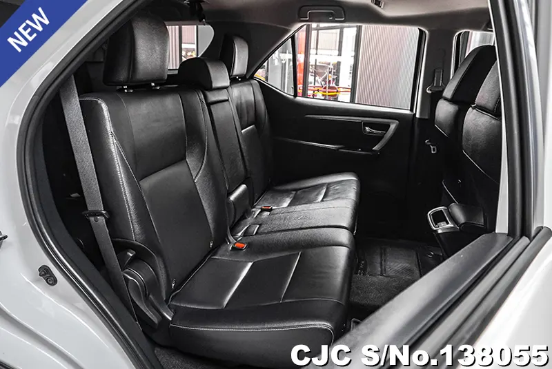 Toyota Fortuner in White for Sale Image 10