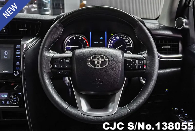 Toyota Fortuner in White for Sale Image 12