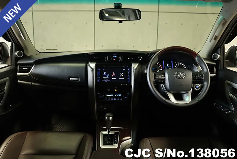Toyota Fortuner in White for Sale Image 5