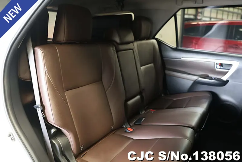 Toyota Fortuner in White for Sale Image 9