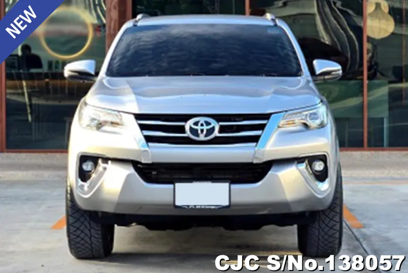 Toyota Fortuner in Silver for Sale Image 2