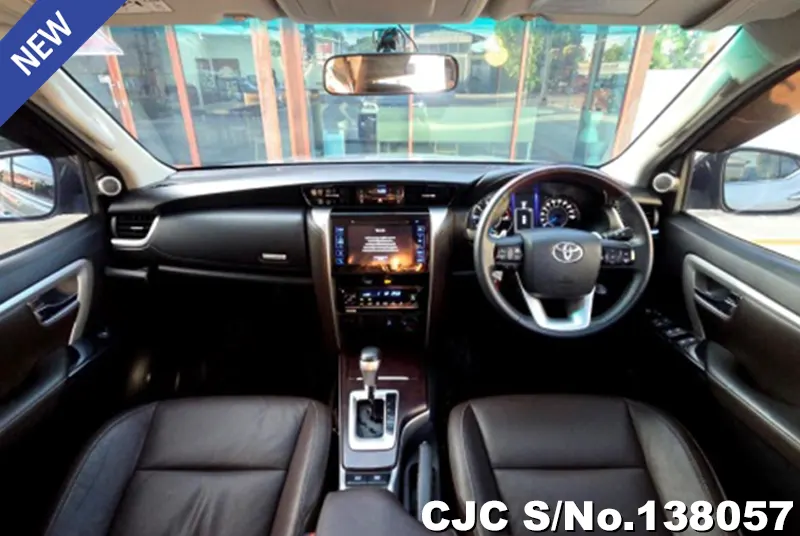 Toyota Fortuner in Silver for Sale Image 5