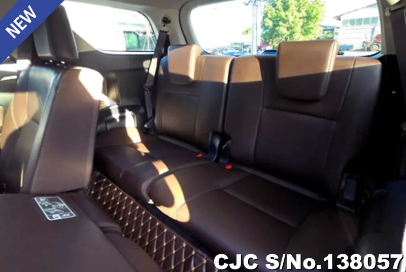 Toyota Fortuner in Silver for Sale Image 10