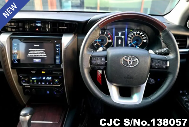 Toyota Fortuner in Silver for Sale Image 11