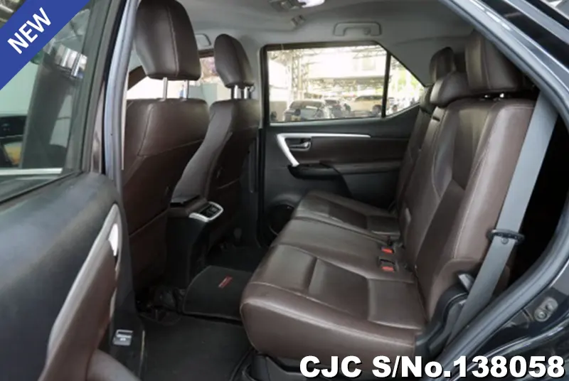 Toyota Fortuner in Black for Sale Image 9