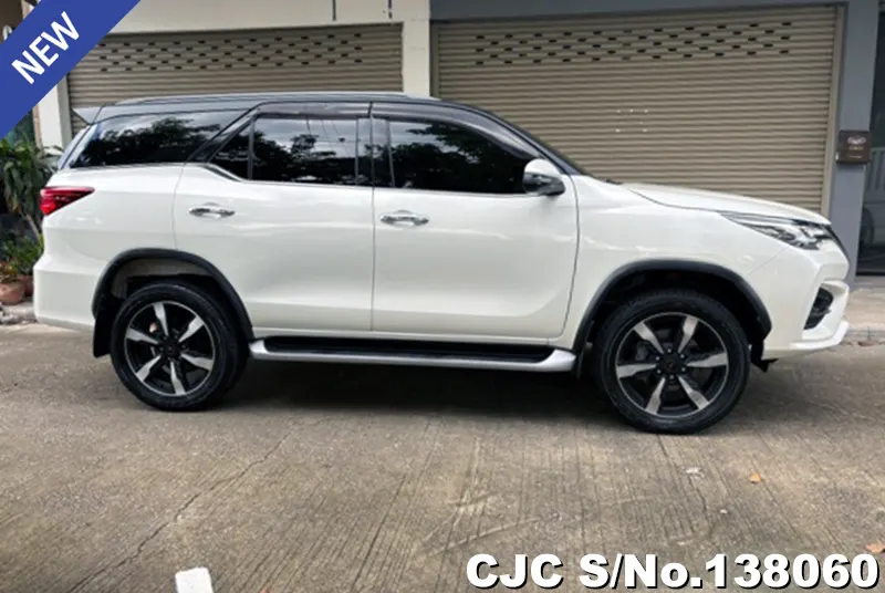 Toyota Fortuner in White for Sale Image 2