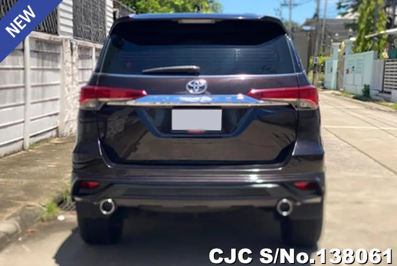 Toyota Fortuner in Brown for Sale Image 5