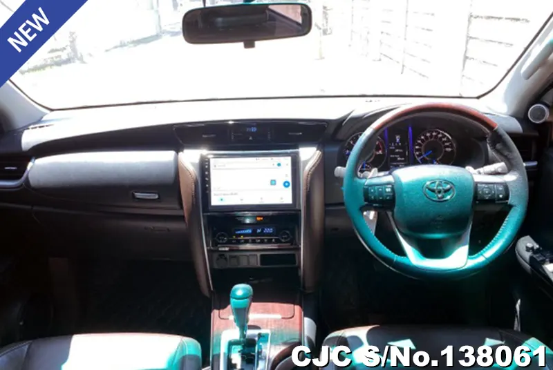 Toyota Fortuner in Brown for Sale Image 6
