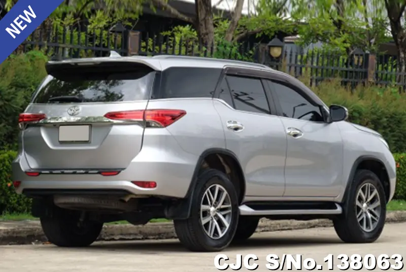 Toyota Fortuner in Gray for Sale Image 1