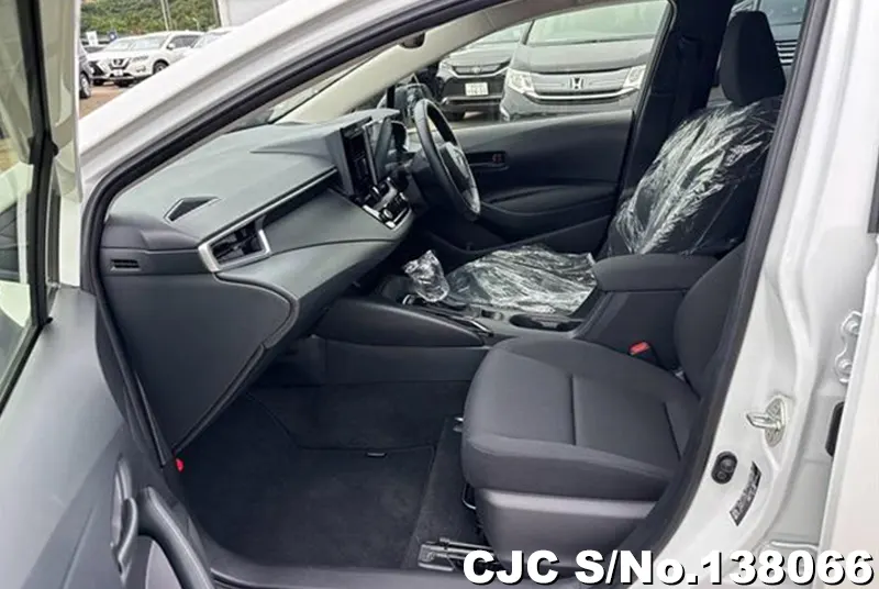 Toyota Corolla Touring in White for Sale Image 10