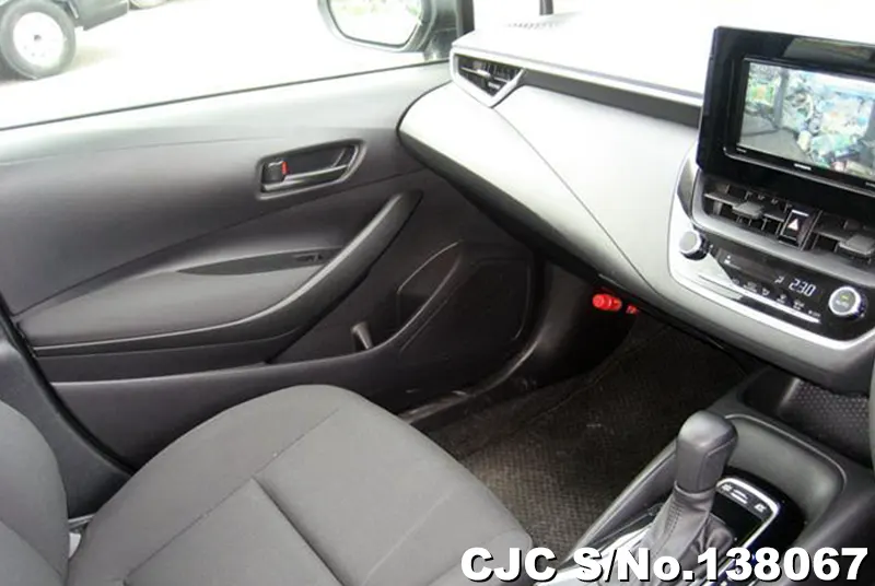 Toyota Corolla Touring in Silver for Sale Image 12