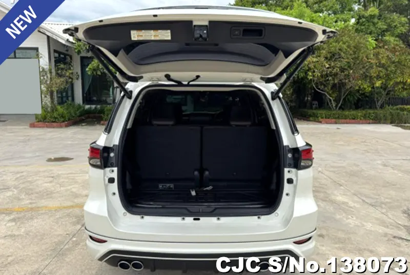 Toyota Fortuner in White for Sale Image 5