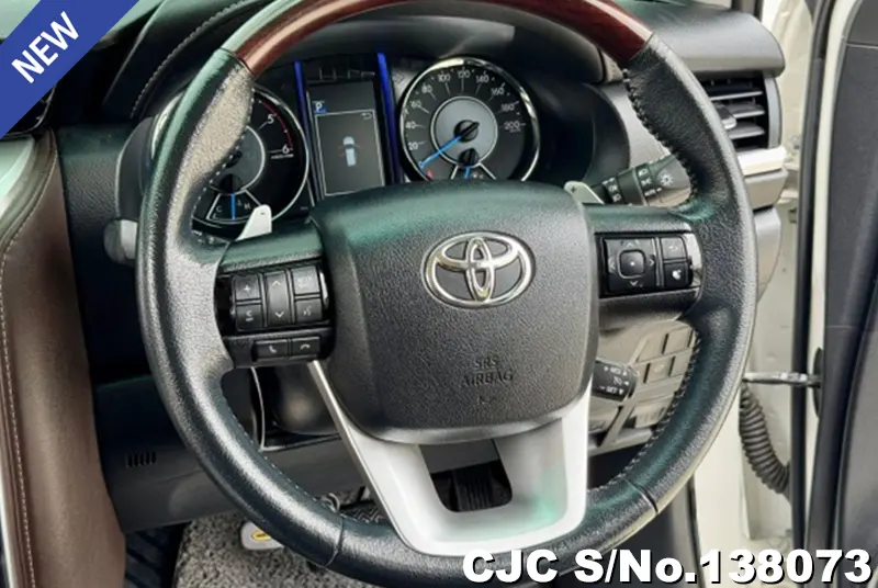 Toyota Fortuner in White for Sale Image 10