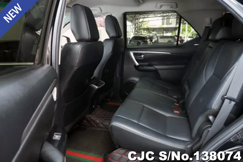 Toyota Fortuner in Black for Sale Image 9