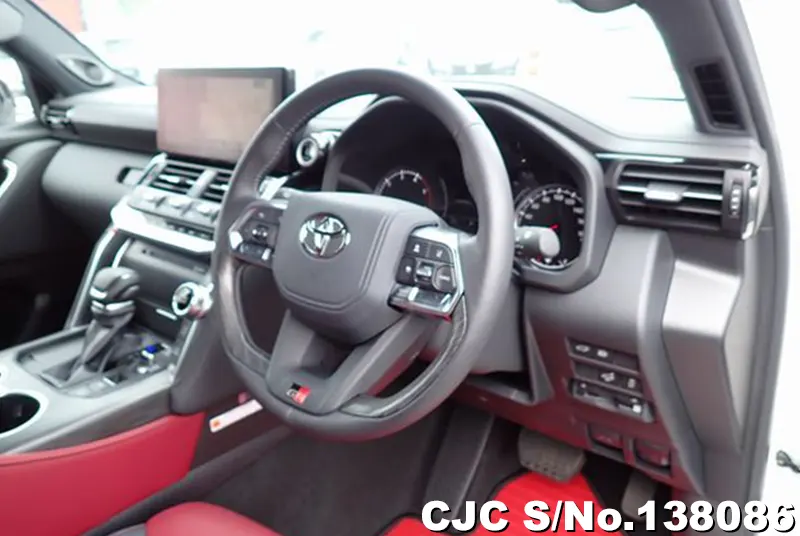 Toyota Land Cruiser in Pearl for Sale Image 5