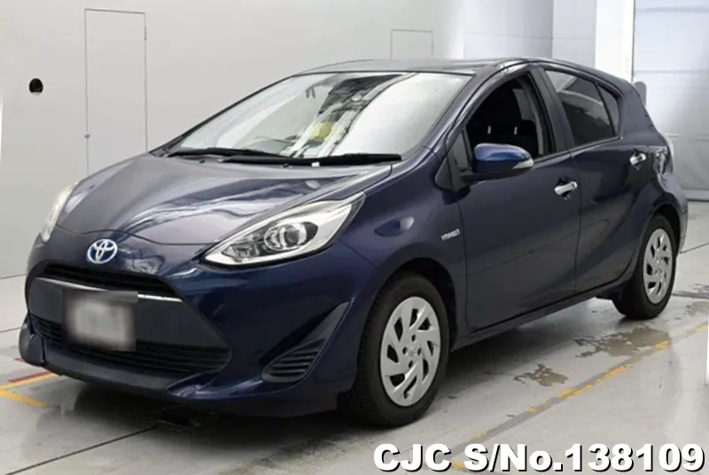 Toyota Aqua in Black for Sale Image 3
