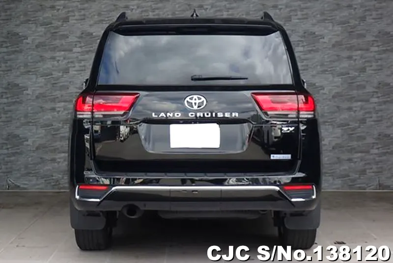 Toyota Land Cruiser in Black for Sale Image 5