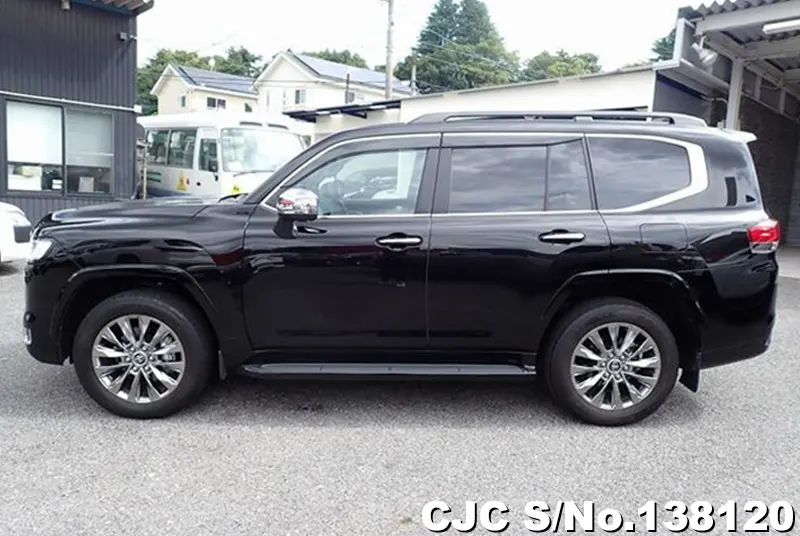 Toyota Land Cruiser in Black for Sale Image 7