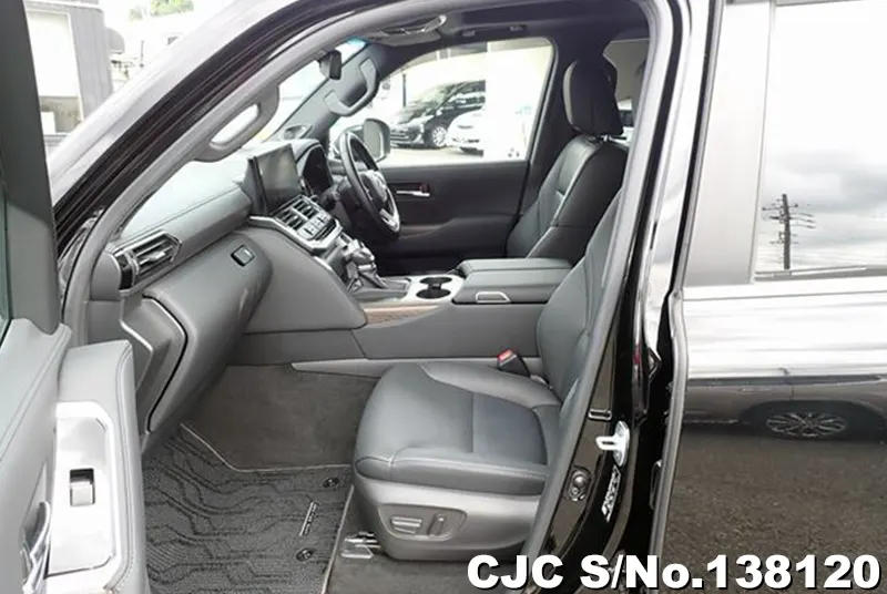 Toyota Land Cruiser in Black for Sale Image 10