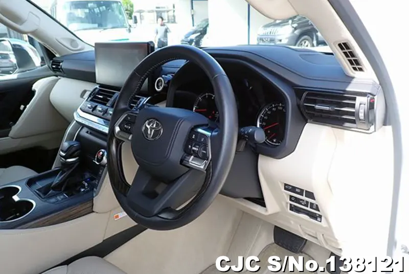 Toyota Land Cruiser in Pearl for Sale Image 8