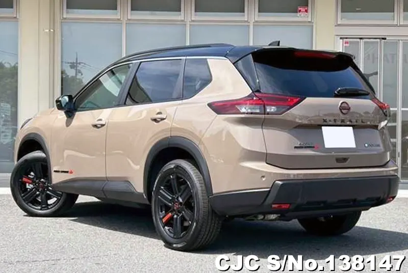 Nissan X-Trail in Beige for Sale Image 1