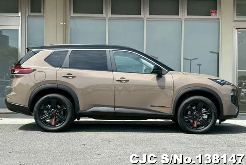 Nissan X-Trail in Beige for Sale Image 5