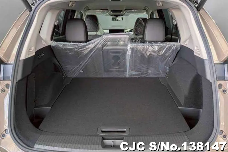 Nissan X-Trail in Beige for Sale Image 7