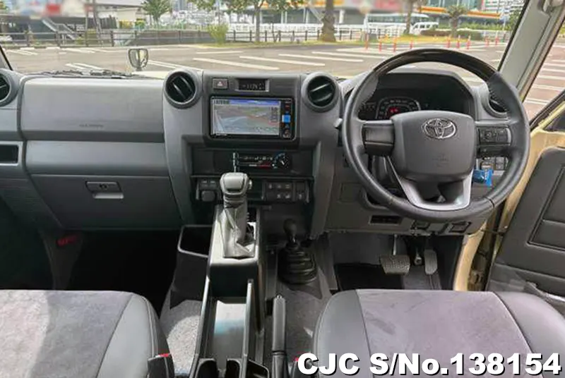 Toyota Land Cruiser in Brown for Sale Image 8