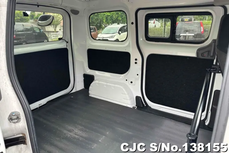 Nissan NV200 in White for Sale Image 5