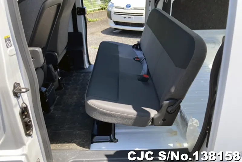 Nissan NV200 in White for Sale Image 13