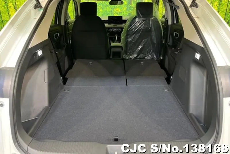 Honda Vezel in Pearl for Sale Image 9