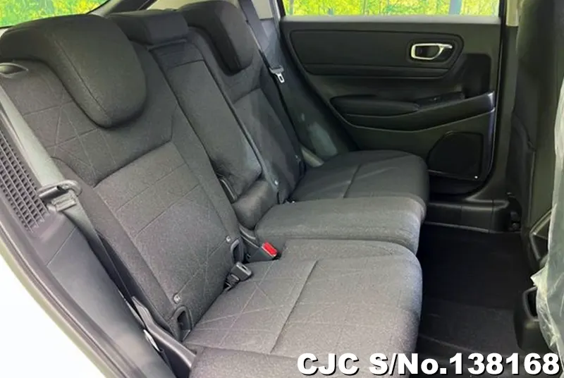 Honda Vezel in Pearl for Sale Image 12