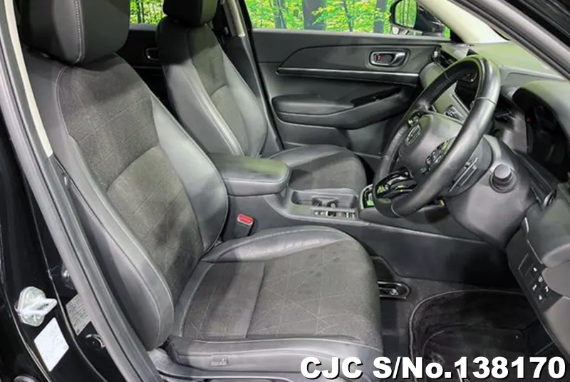 Honda Vezel in White for Sale Image 8