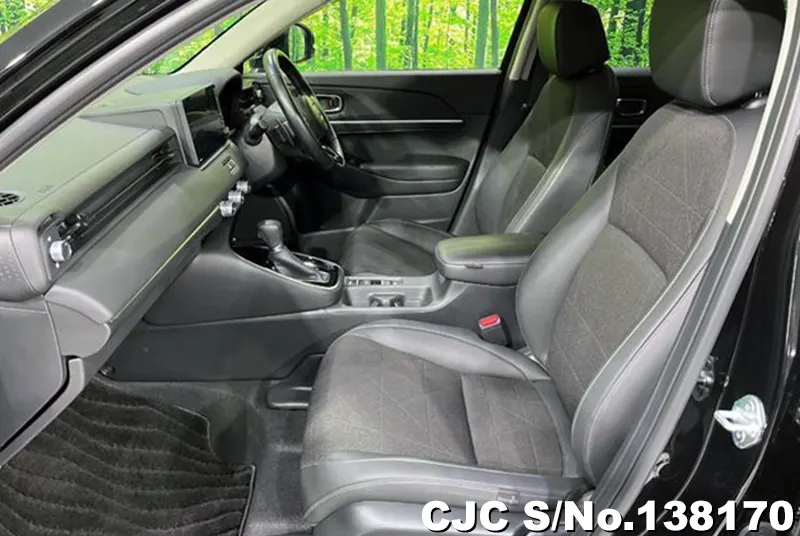 Honda Vezel in White for Sale Image 9