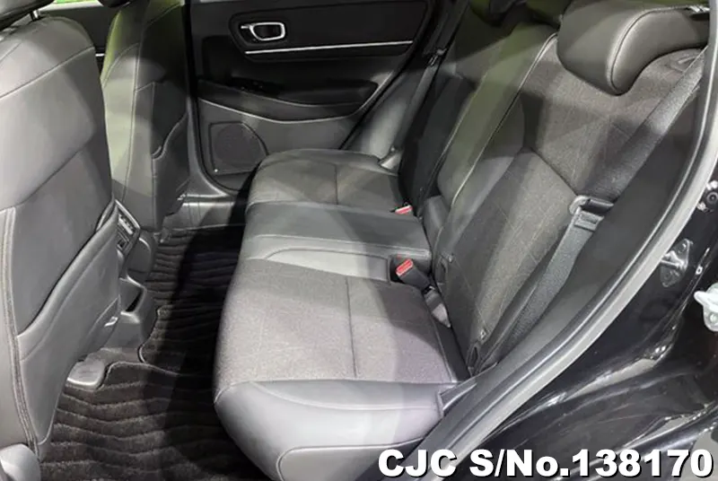 Honda Vezel in White for Sale Image 11