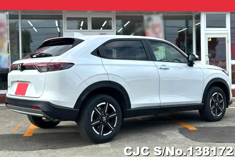 Honda Vezel in White for Sale Image 4