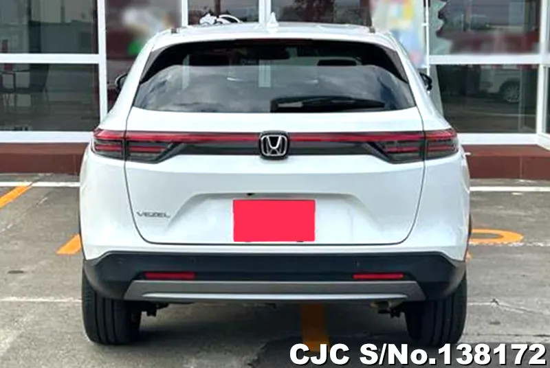 Honda Vezel in White for Sale Image 7