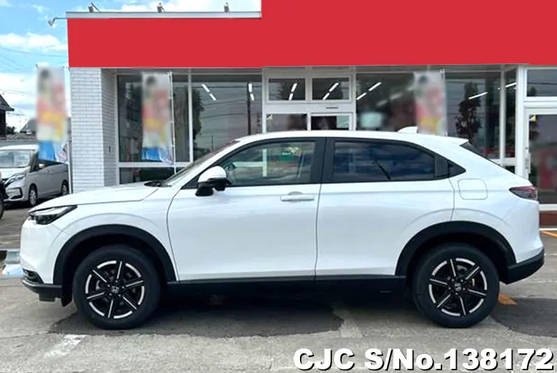 Honda Vezel in White for Sale Image 9