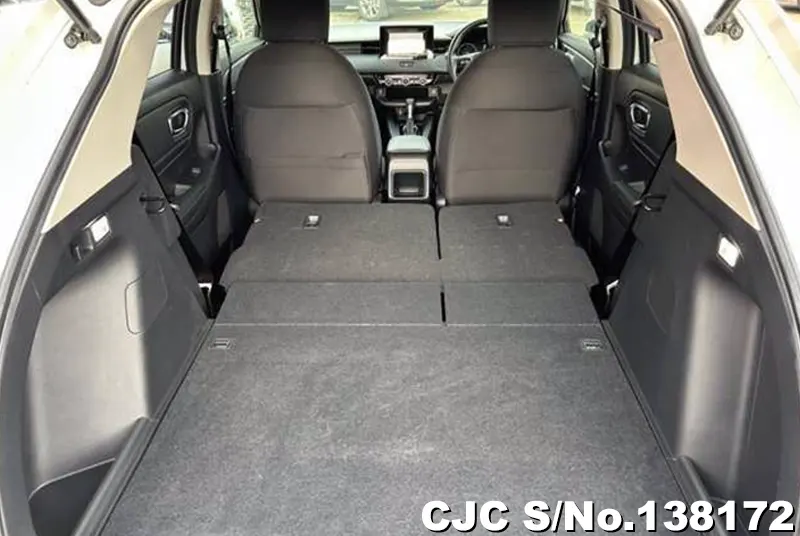 Honda Vezel in White for Sale Image 11
