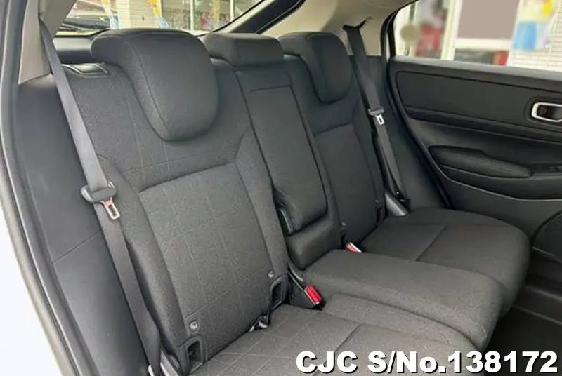 Honda Vezel in White for Sale Image 3