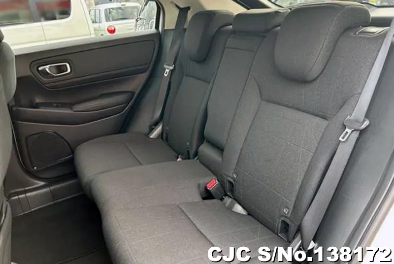 Honda Vezel in White for Sale Image 22
