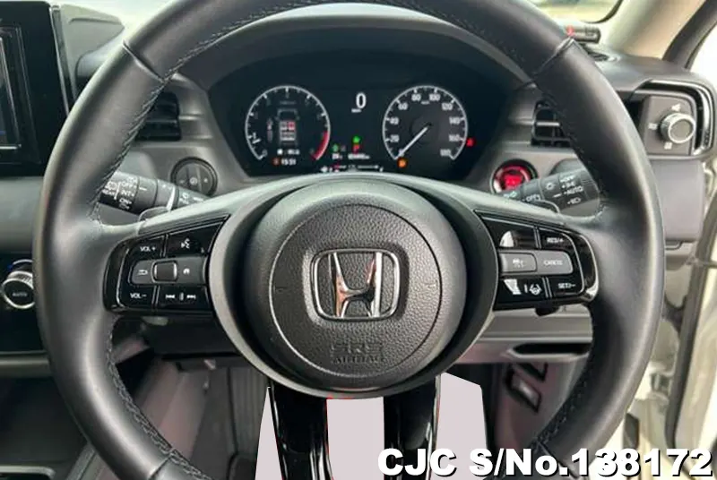 Honda Vezel in White for Sale Image 23