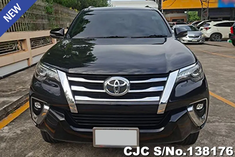 Toyota Fortuner in Black for Sale Image 4